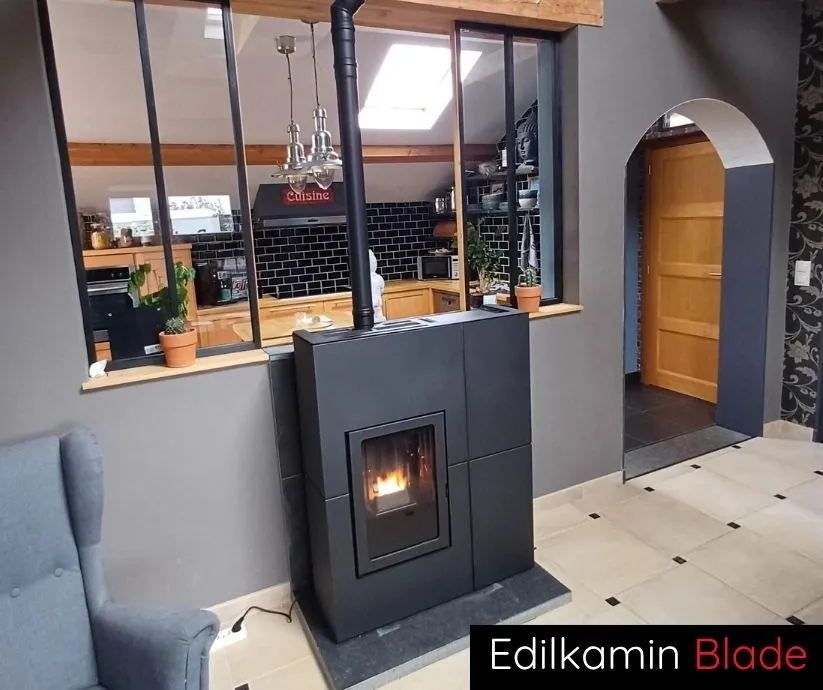 Poêle à pellets Blade Edilkamin 12 kW, design compact, haute performance, idéal pour chauffage économique en Wallonie (Liège, Namur).