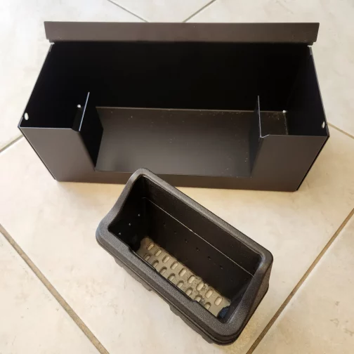 Creuset en fonte et bac à cendre du poêle à pellets Blade Edilkamin – entretien facile, efficacité pour utilisateurs à Liège, Namur, Bruxelles et Charleroi, BMEnergies & Bois Moderne